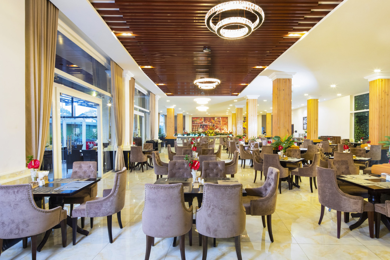 NHÀ HÀNG DÃ QUỲ