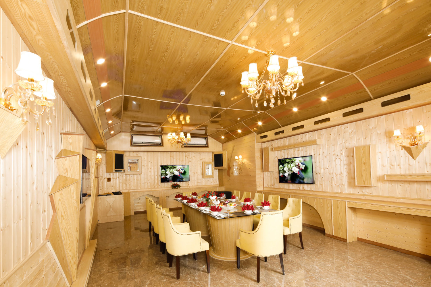 VIP DINING ROOM