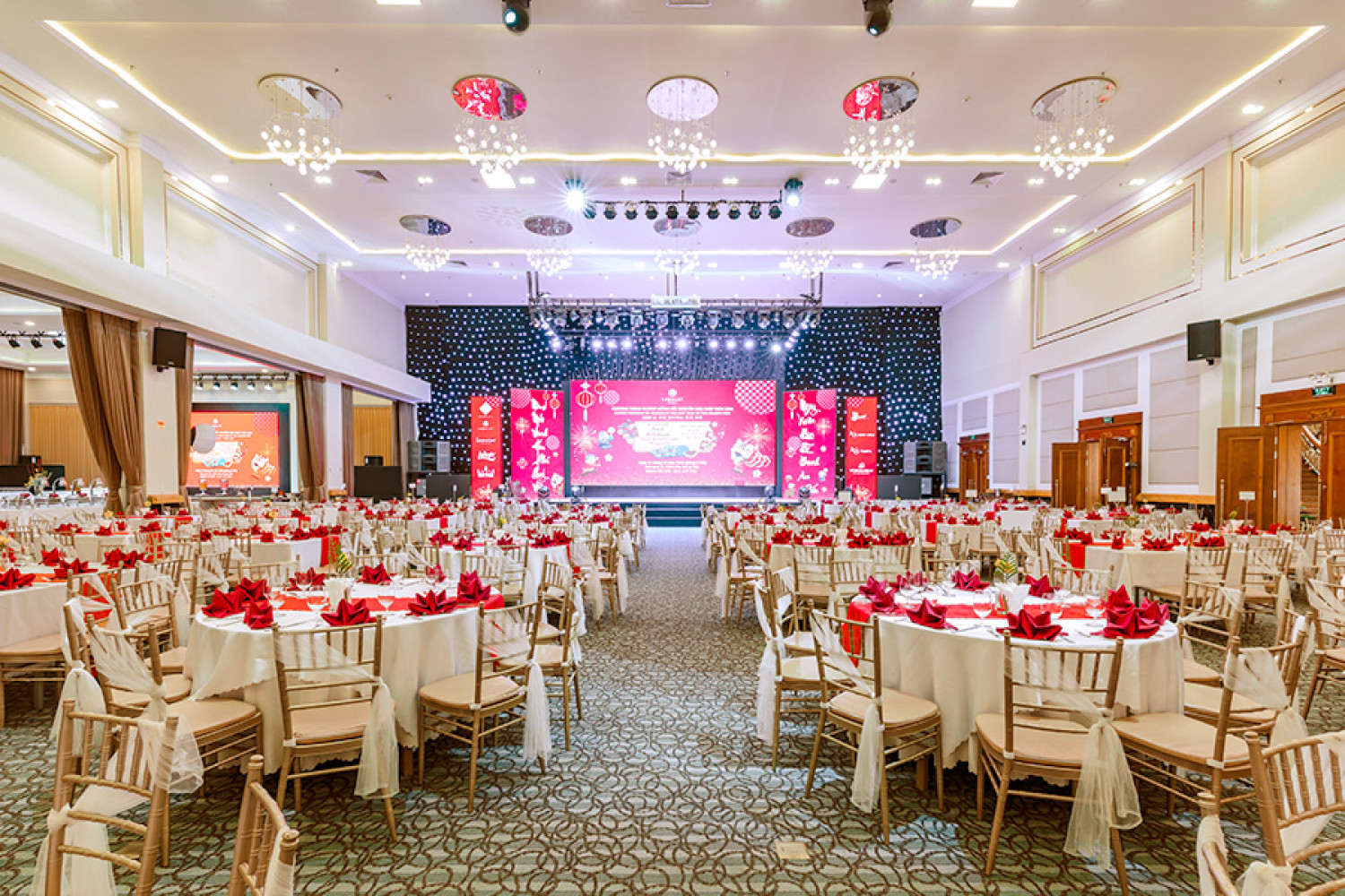 SẢNH CẨM TÚ CẦU